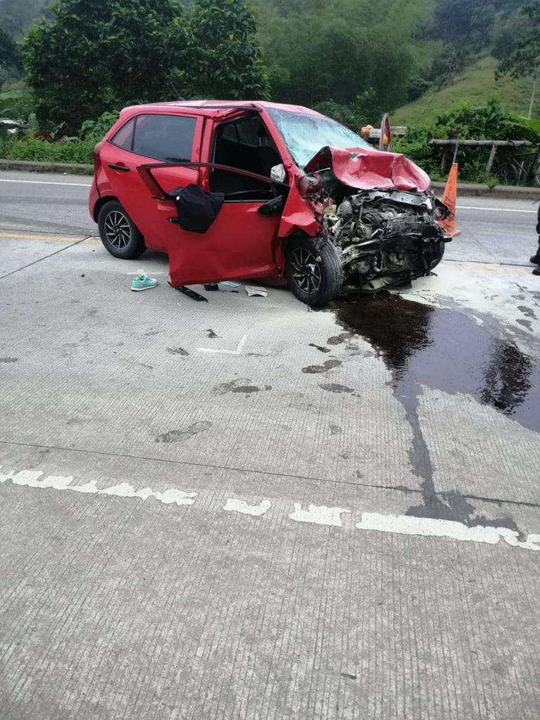 Chone Tres Muertos Y Dos Heridos Producto De Un Choque Frontal