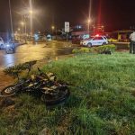 ❖ MANABÍ ▮ Joven muere tras impactar con su motocicleta en un redondel