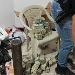 ❖ ECUADOR ▮Incautan dinero y armas en residencia vinculada al hijo del Prefecto