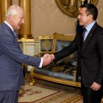 ❖ ECUADOR▮Daniel Noboa y la primera dama fueron recibidos por el rey en el Palacio de Buckingham