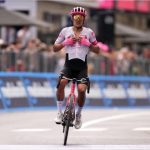 ❖ ECUADOR▮Richard Carapaz brilla. Gana la etapa 11 del Giro de Italia