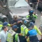 ❖ECUADOR▮Pelea entre metropolitanos y agentes de tránsito por retención de motos