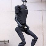 ❖ MUNDO▮Un robot 4t@có a ingenieros durante unas pruebas