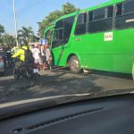 ❖MANABÍ▮Mujer fue 4tr0pell@da por bus de la cooperativa Higuerón en la vía Crucita–Portoviejo