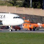 ❖ ITALIA▮Hombre pierde la vida tras ser succionado por motor de avión en aeropuerto de Bérgamo