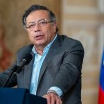 ❖MANABÍ▮Presidente colombiano dice que vino a Manta a escribir un libro