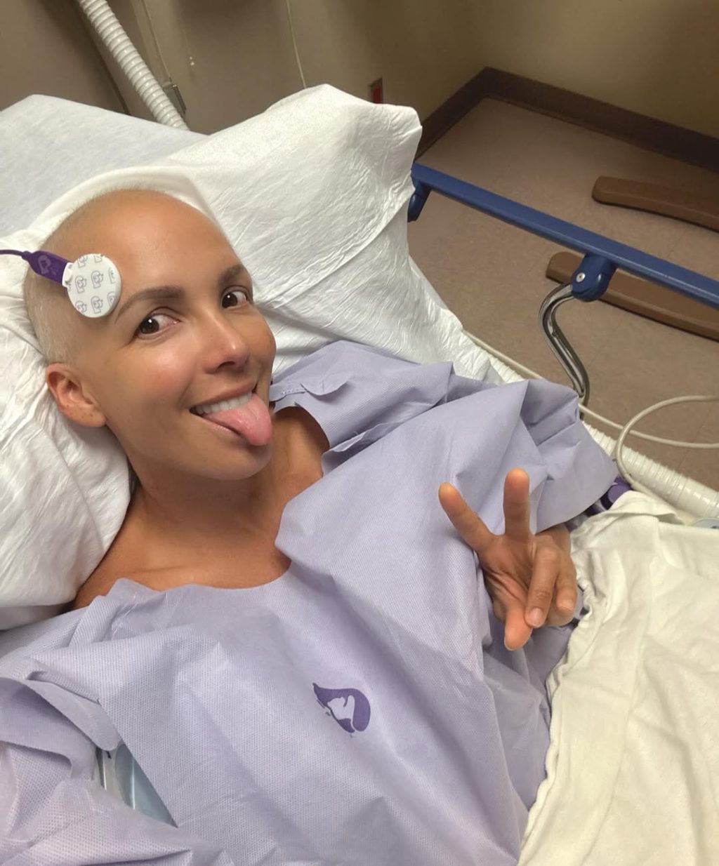 Hoy-fue-la-gran-operacion-🙏🏼.-Despues-de-meses-de-quimio_-al-fin-pudieron-sacar-lo-que-quedaba-del-cancer.-No-les-voy-a-mentir_-el-dolor-hoy-es-fu_3.jpg