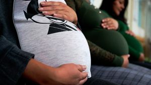 26-09-Embarazo-adolescente-cuadruplica-el-riesgo-de-muerte-materna-y-amenaza-la-vida-del-recien-nacido-alertan-las-autoridades-de-la-salud-en-Ayacucho.jpeg