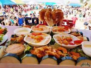 festival-del-coco-muestra-culinaria-con-el-pc3bablico-al-fondo.jpg
