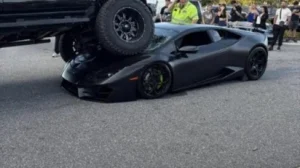 lambo_-1-.jpg_424470867.webp