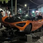 ❖ ECUADOR▮Mecánico habría sacado un McLaren sin permiso y lo chocó
