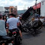 ❖ MANABÍ▮Iban en un triciclo cuando fueron atac@dos a t1r0s frente a la Terminal