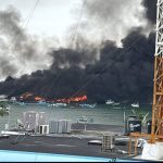 ❖ MANABÍ▮Manta sigue respirando humo: vecinos reportan molestias tras el inc3nd1o