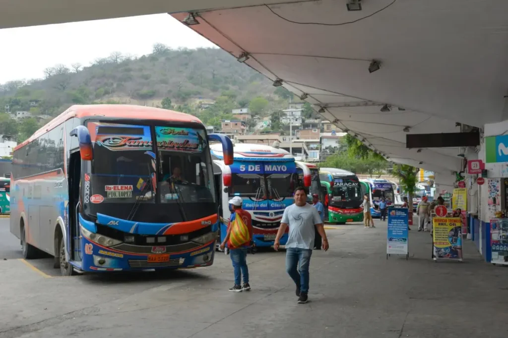 17161D524C43436D16160F55574940761F171C18534A42751714-1200x800