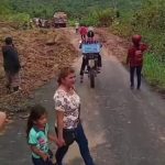 ❖ MANABÍ▮Deslizamiento afecta vía rural en el sector Tres Puntas de Sánchez, en Chone