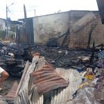 ❖ MANABÍ▮Inc3ndi0 destruye vivienda y deja a siete personas sin hogar en San Pedro de Suma